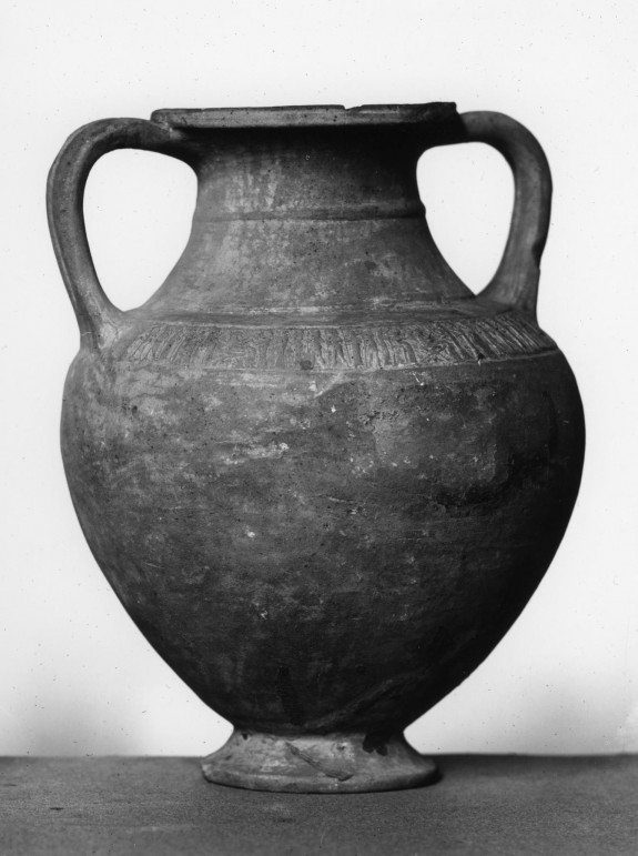 Bucchero Amphora with Figures