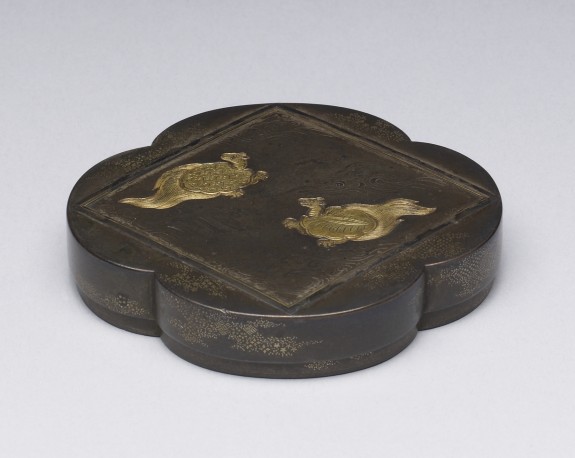 Box with Divine Tortoises
