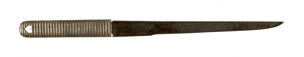 Kozuka with Ribbed Handle
