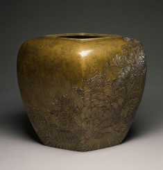 Vase Depicting a Multitude of Chrysanthemums