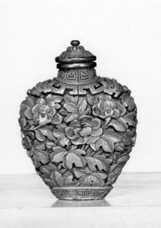 Snuff Bottle with Peonies