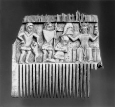 Comb with Lady Love and a Hunting Scene