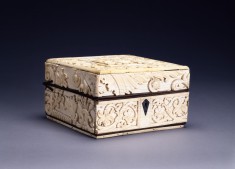 Box with Vegetal Forms