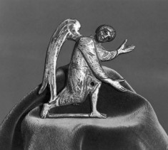 Kneeling Angel