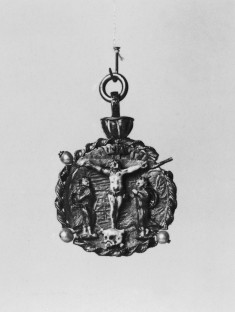 Pendant with the Crucifixion