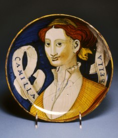 Dish with the "Beautiful Camilla"