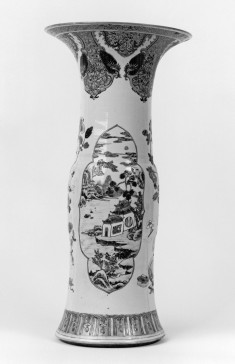 Mantle Garniture