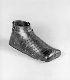 Sabaton for the Right Foot