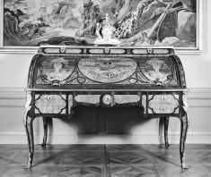 Roll-Top Desk Depicting the Chateau of Saint Maur