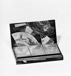 Container for Incense Wood with Overlapping Fans