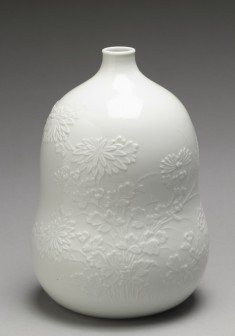 Sake Bottle ("Tokkuri") with Chrysanthemums