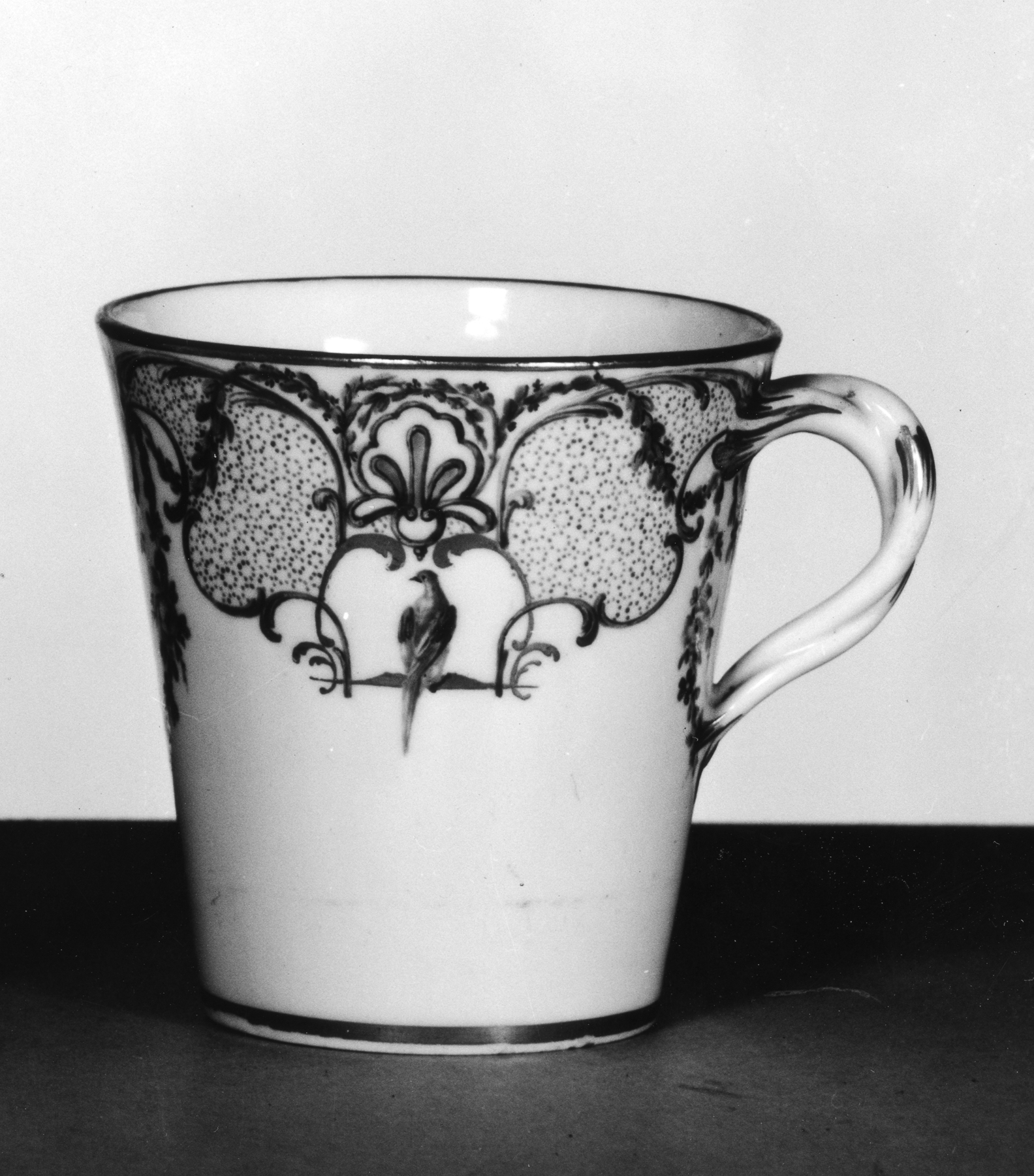 Image for Cup and Socketed Saucer (gobelet et soucoupe “enfoncé”)