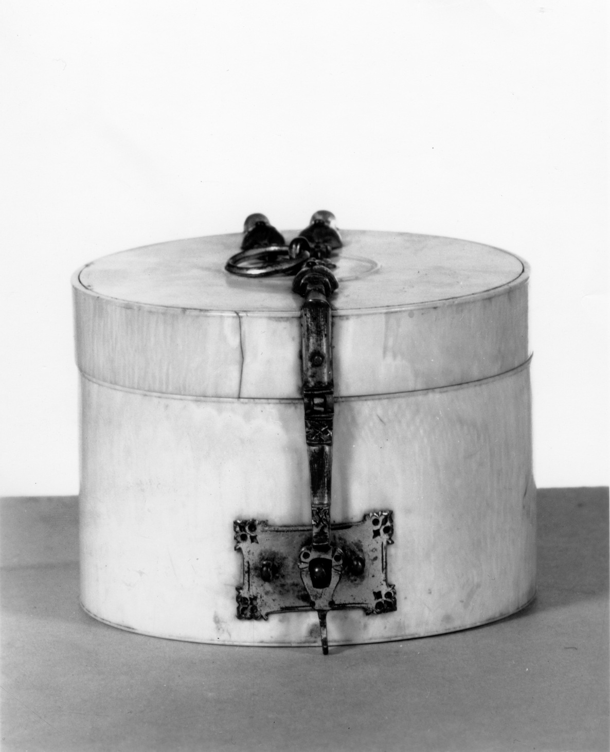 Image for Cylindrical Box with Incised Decoration