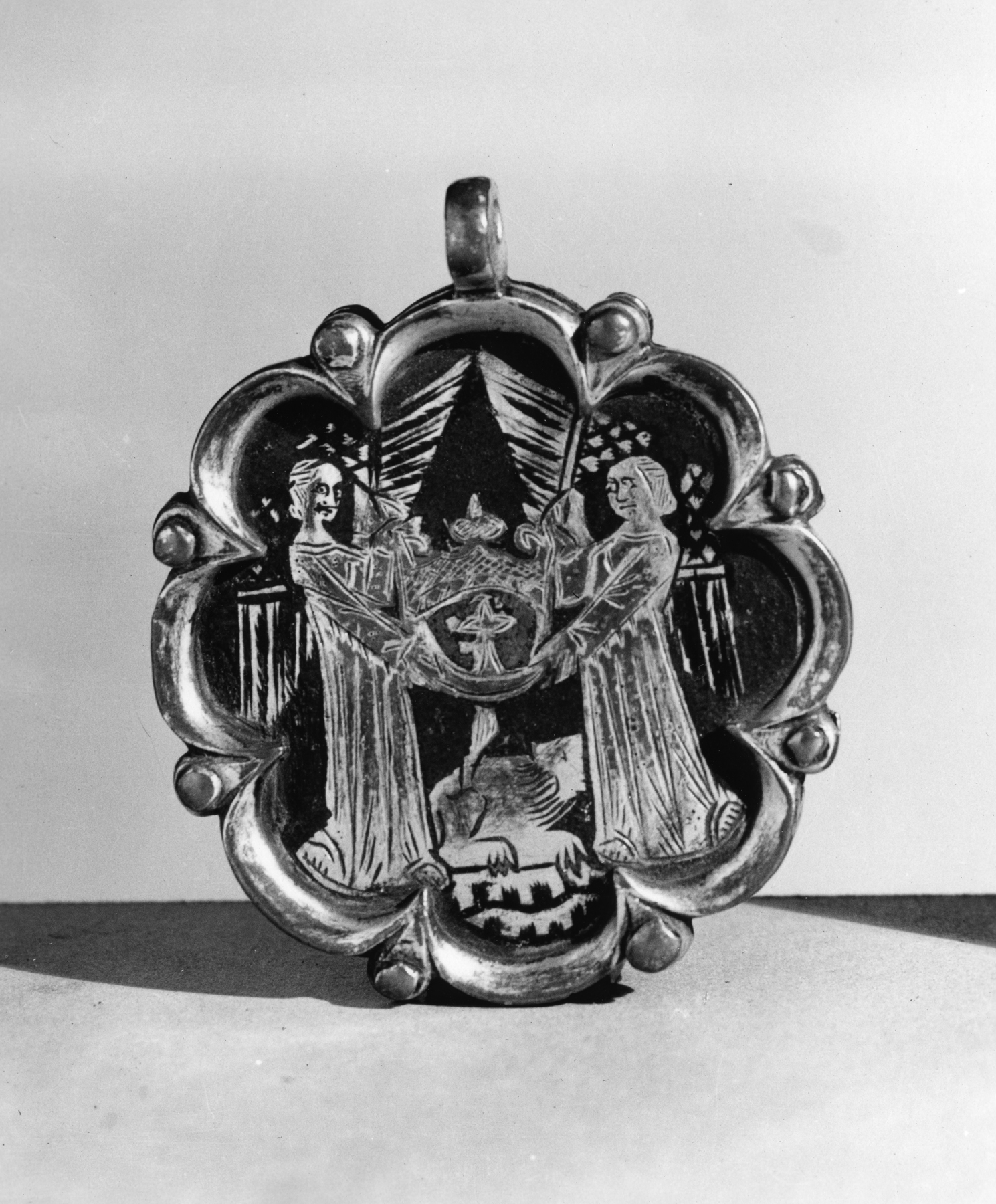 Image for Pendant with Two Angels Holding up a Crown (?)
