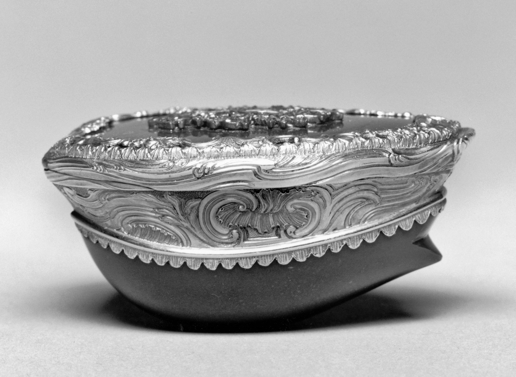 Image for Cowrie-Shaped Snuffbox