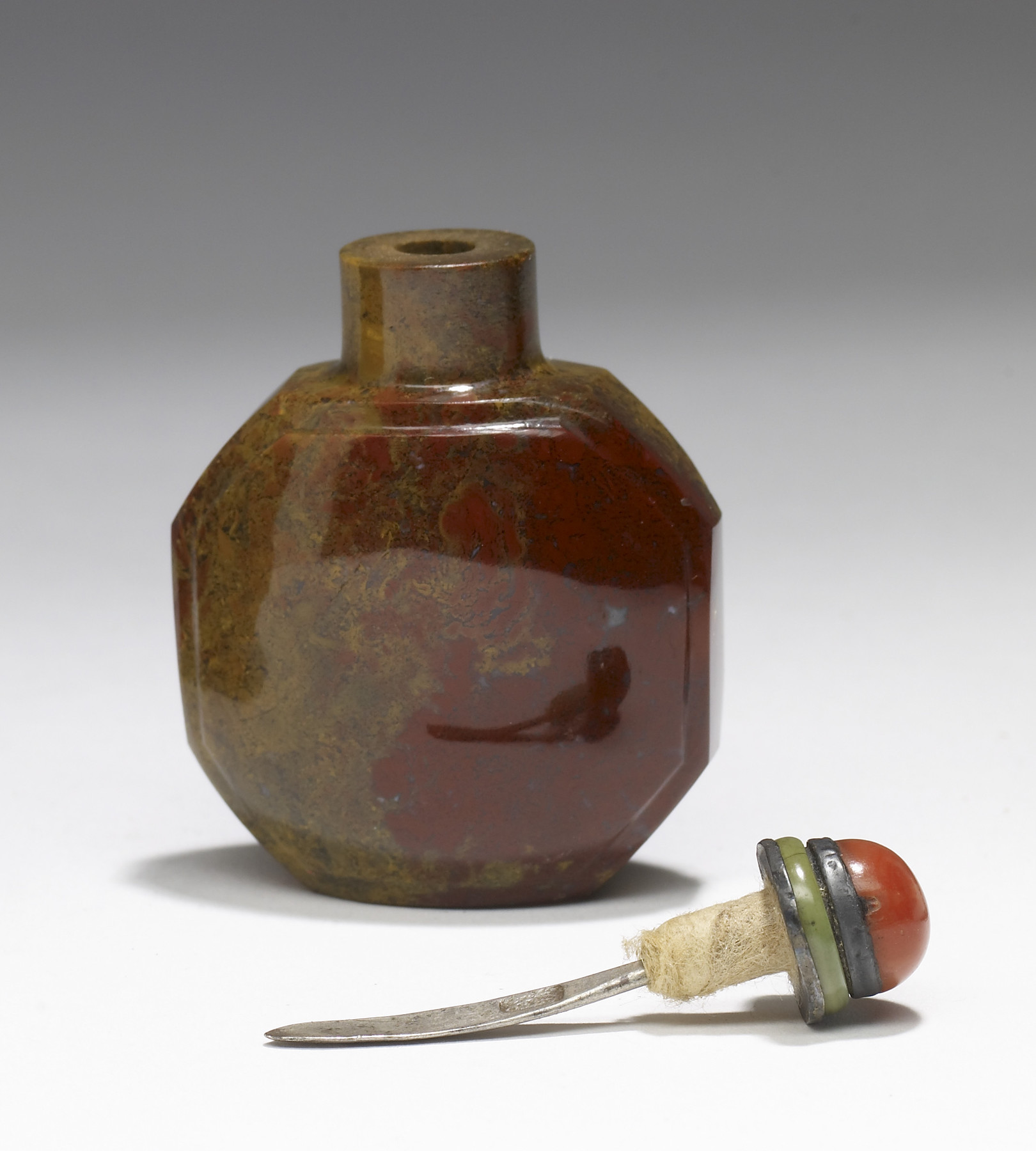 Image for Snuff Bottle with Design of Oozing Red