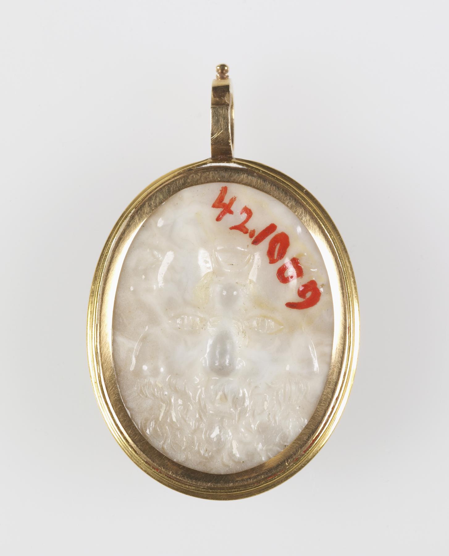 Image for Cameo with the Head of Janus (obverse); Overlapping Masks (reverse)