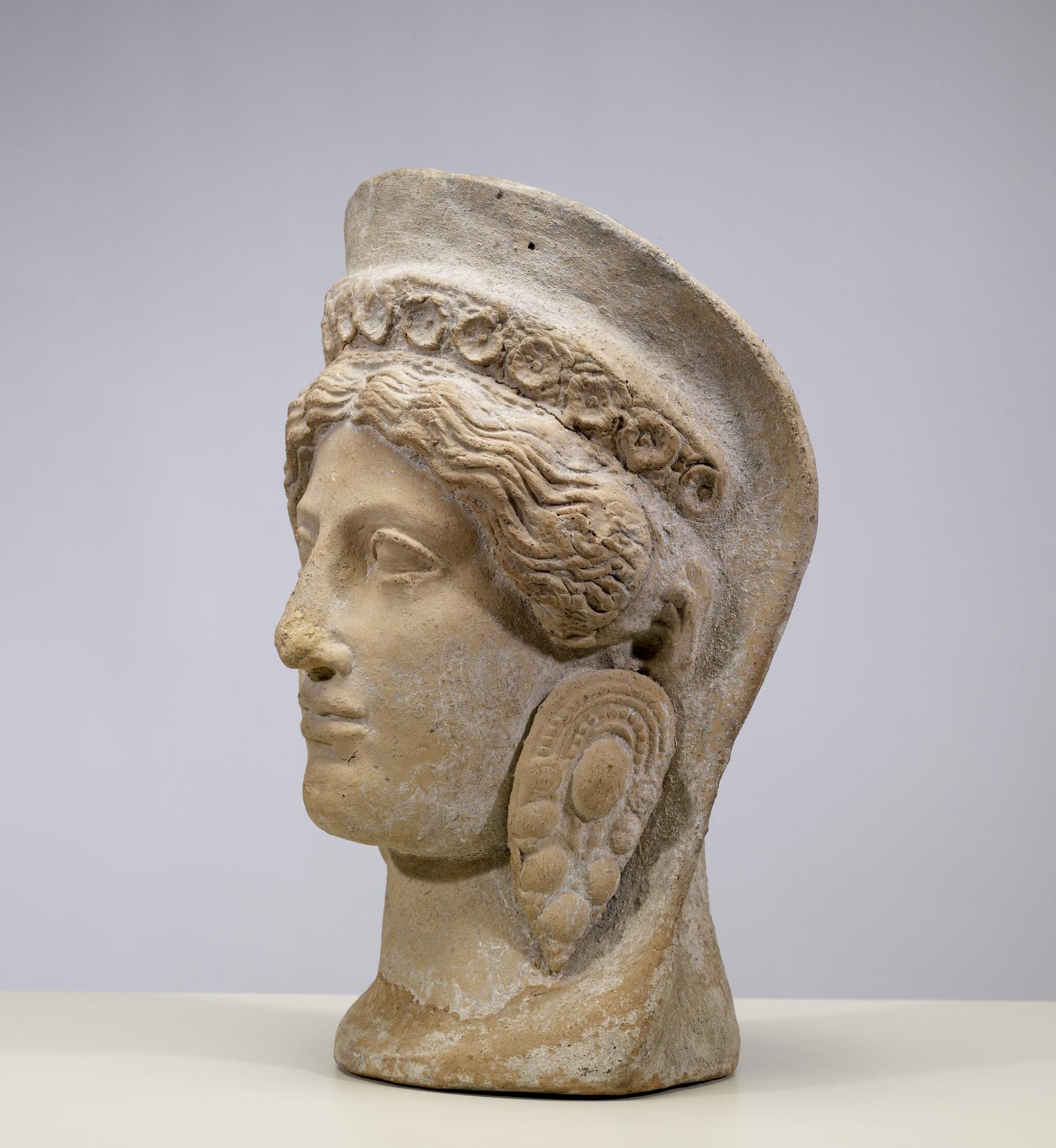 etruscan sculpture woman