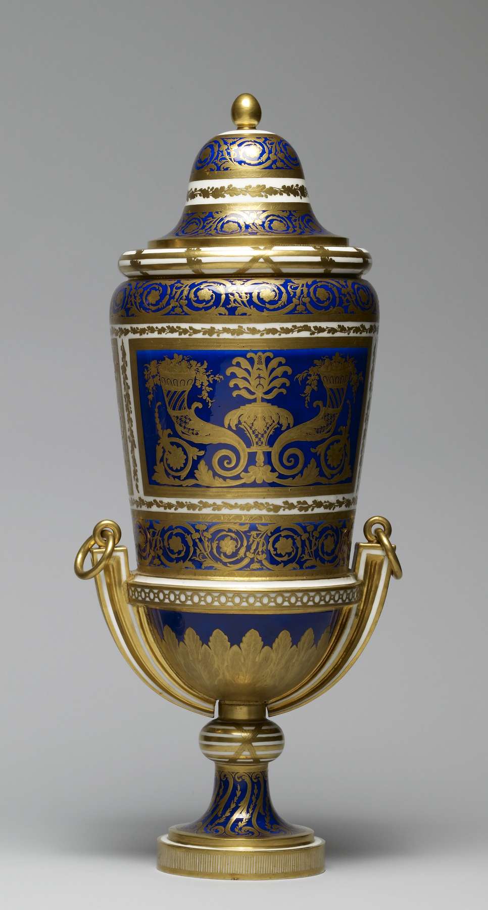 Image for One of a Pair of Vases (Vase chinois; vase à pied de globe)