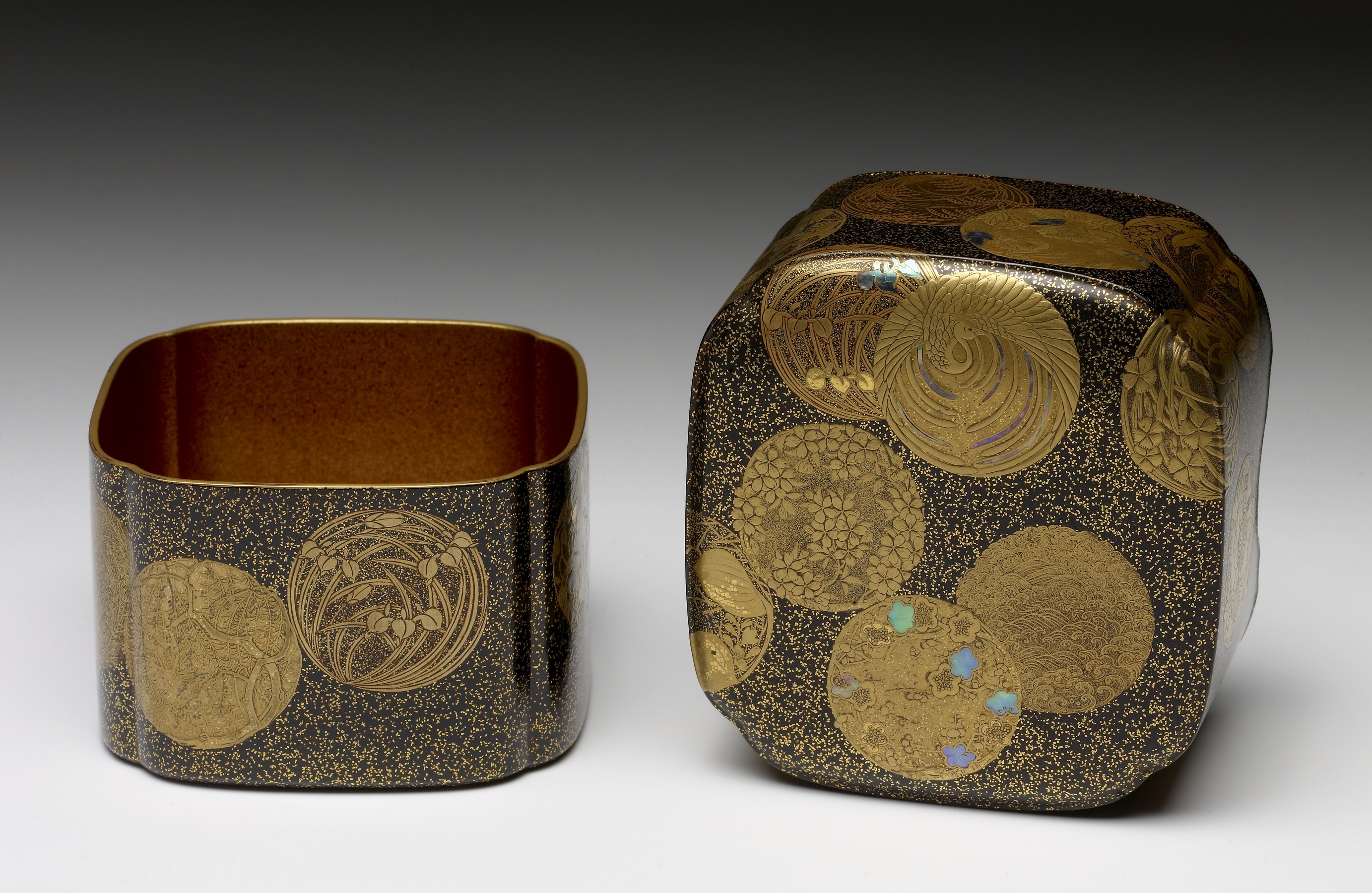 Image for Box for incense game/ ko-bako; Overlapping medallions w.flowers /birds