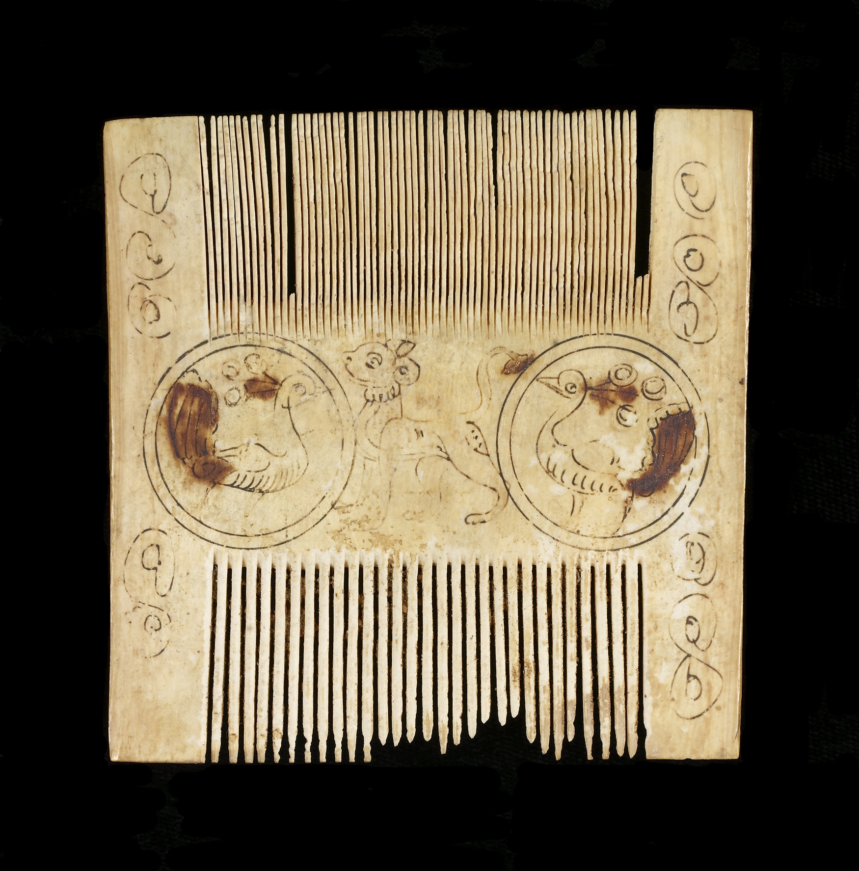 Image for Comb with Peacocks, Cheetah, and Scrolls