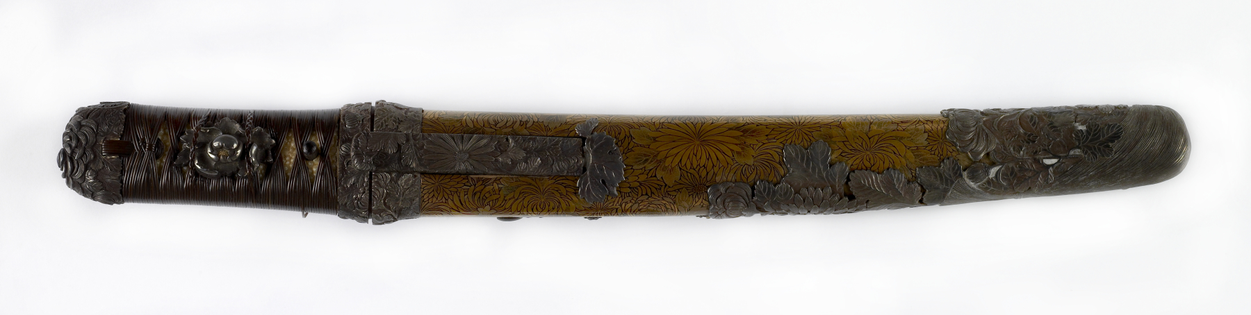 Image for Dagger (aikuchi) with gold lacquer saya decorated with outlined chrysanthemum clusters, silver chrysanthemums (includes 51.1278.1-51.1278.2)