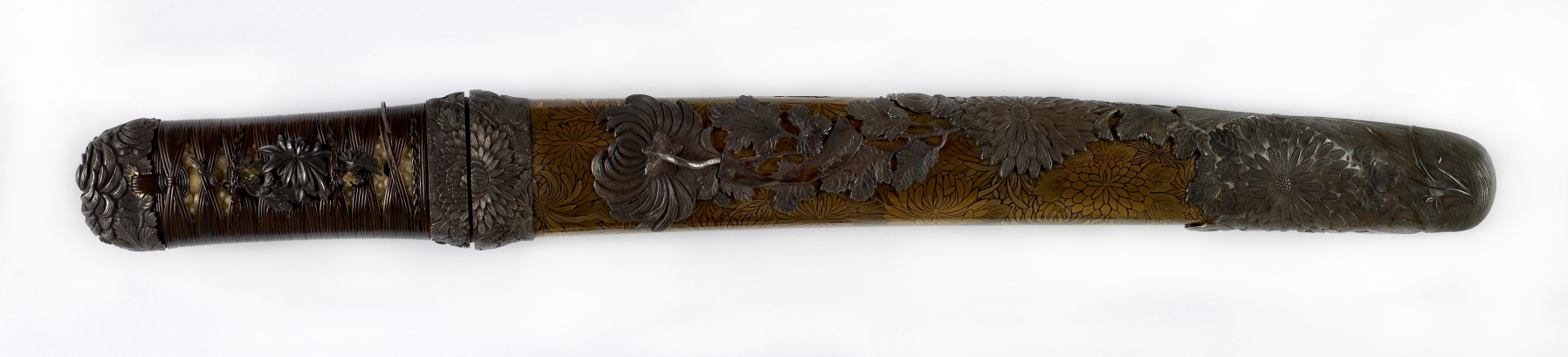 Image for Dagger (aikuchi) with gold lacquer saya decorated with outlined chrysanthemum clusters, silver chrysanthemums (includes 51.1278.1-51.1278.2)