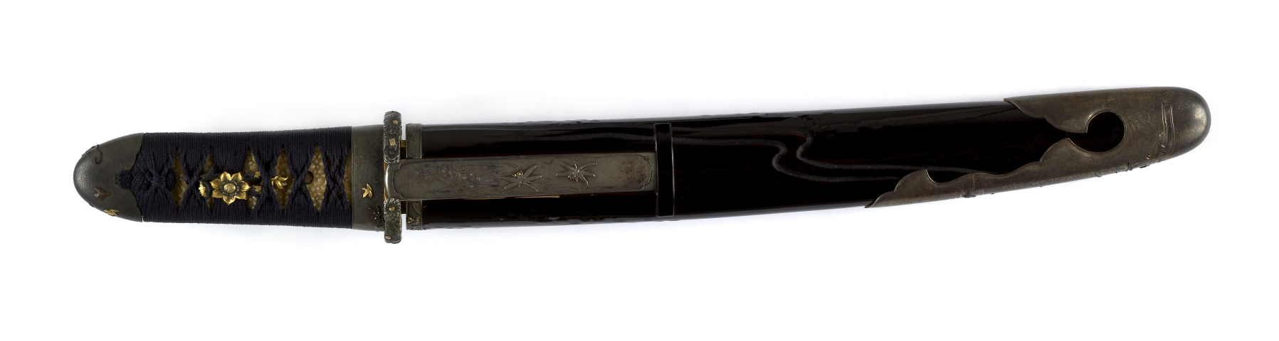Image for Dagger (hamidashi) with black lacquer saya with waves. (includes 51.1282.1-51.2282.2)
