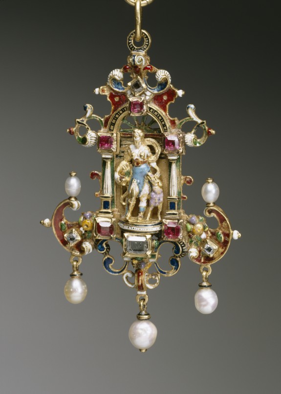 Pendant with the Goddess Diana | 44.442 | The Walters Art Museum