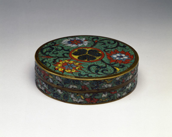Circular box with Tokugawa (aoi) crest and floral patterns