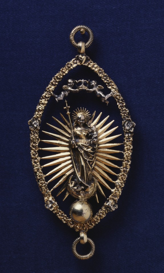 Pendant with the Virgin and Child in Glory