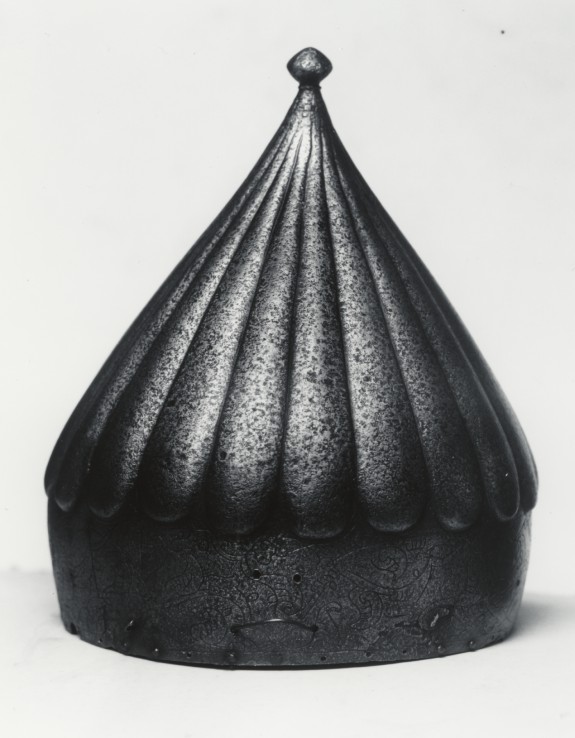 Helmet with Fluting and Flat turned-in Rim