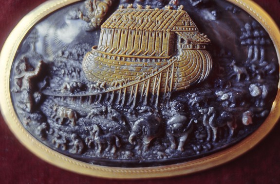 Cameo with Noah's Ark