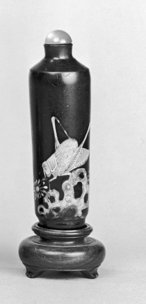 Snuff Bottle with Grasshoppers
