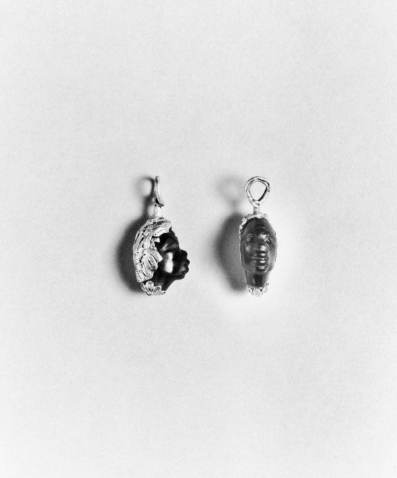 Pair of Earrings with the Head of an African