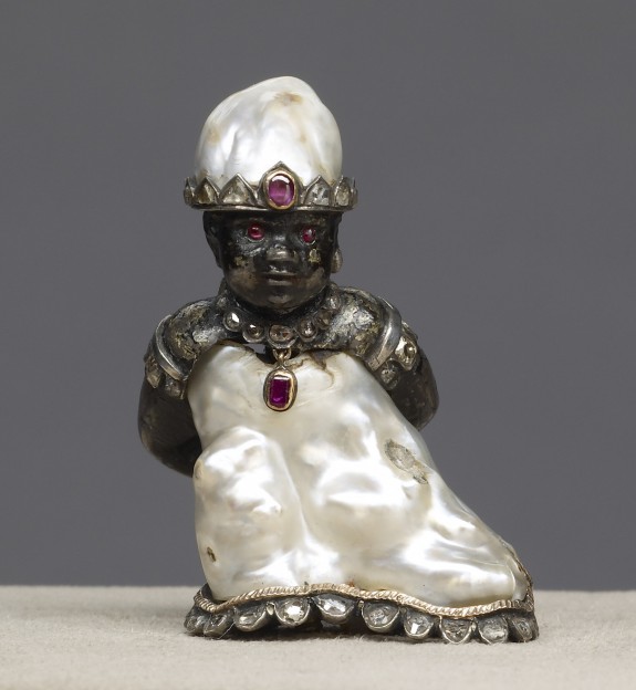 Brooch of an African