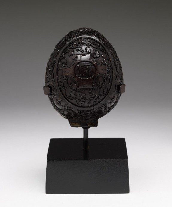 Carved Coconut-shell Box
