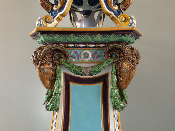 Tripod Ram-footed Pedestal