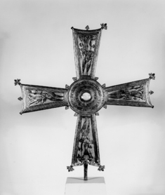 Image for Processional Cross with Four Angels Holding Instruments of the Passion