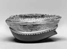 Image for Cowrie-Shaped Snuffbox