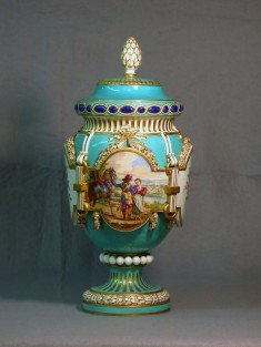 Vase with Cover (Vase ferré)