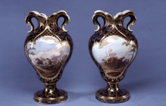 Pair of Vases (Vases à oreilles)