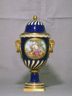 One of a Pair of Vases (Vase à feuilles de laurier)