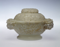 Perfume container; Peonies/ cluster of roses