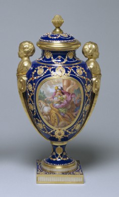 One of a Pair of Vases (Vase des âges à têtes d'enfants)