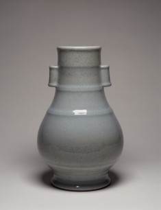 Large Vase with Pierced Hangles Imitation Guan Ware