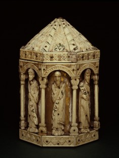Reliquary with Apostles