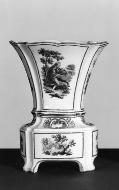 One of a Pair of Vases with Stands (Vase hollandois nouveau ovale)