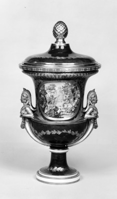 Vase with Cover (Vase momies à ornements)