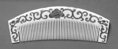 Ornamental comb (kushi) with floral decoration